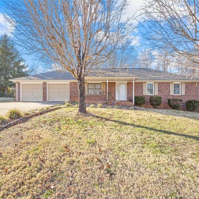 745 Deerfield Dr, Mount Holly, NC 28120