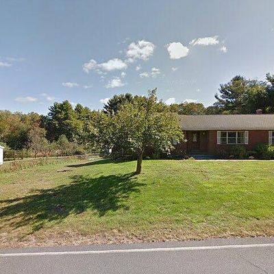 7 A Strong Rd, Southampton, MA 01073