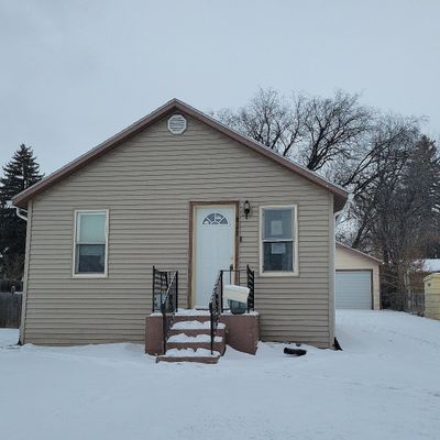 802 11 Th Ave Nw, Minot, ND 58703