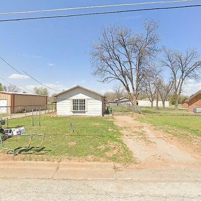 707 W 3 Rd St, Burkburnett, TX 76354