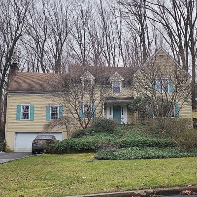 708 Barrister Ct, Franklin Lakes, NJ 07417