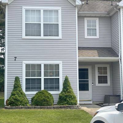 714 Leadership Ct, Toms River, NJ 08755