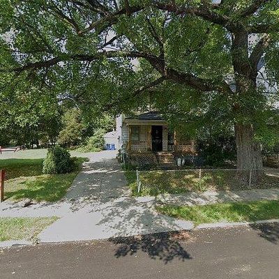 1654 Holyrood Rd, Cleveland, OH 44106