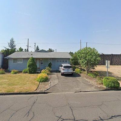 2112 Rainier Rd, Woodburn, OR 97071