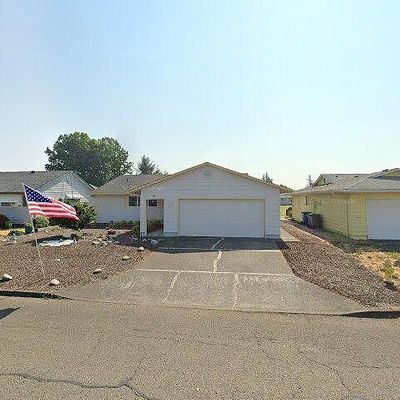 314 S Columbia Dr, Woodburn, OR 97071