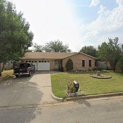 517 Georgetown Dr, Fort Worth, TX 76140