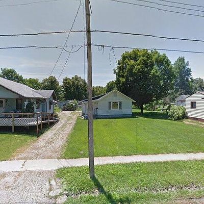 1116 E Esther St, Taylorville, IL 62568