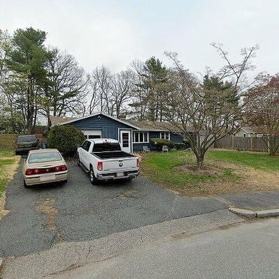 100 Lowther Rd, Framingham, MA 01701