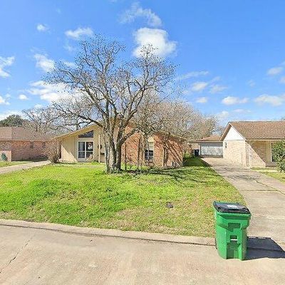 1310 Northview Ct, Angleton, TX 77515