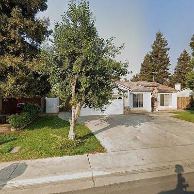 1376 E Cypress Ave, Reedley, CA 93654