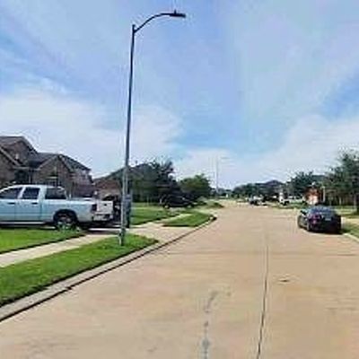 1815 Snowy Meadow Ln, Fresno, TX 77545