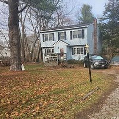 173 Main St, Yaphank, NY 11980