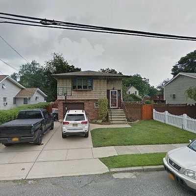 216 S 8 Th St, Lindenhurst, NY 11757