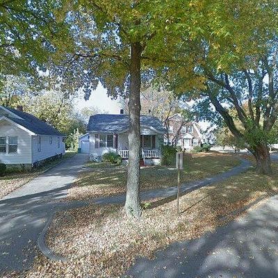 23 Central Dr, Decatur, IL 62526