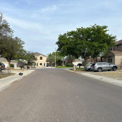 2908 Burnet Dr, Laredo, TX 78043