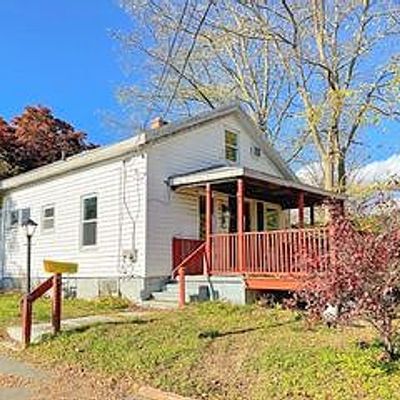 25 Pond St, Swansea, MA 02777