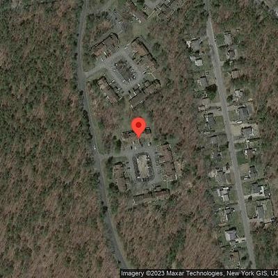 4 Amesworth Ct, Middle Island, NY 11953