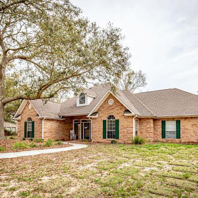 3715 Bergerac Ln, Ocean Springs, MS 39564