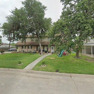 512 Inwood Dr, Baytown, TX 77521