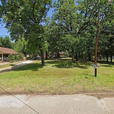 607 E Mckay St, Troup, TX 75789