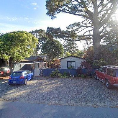 682 Lyndon St, Monterey, CA 93940