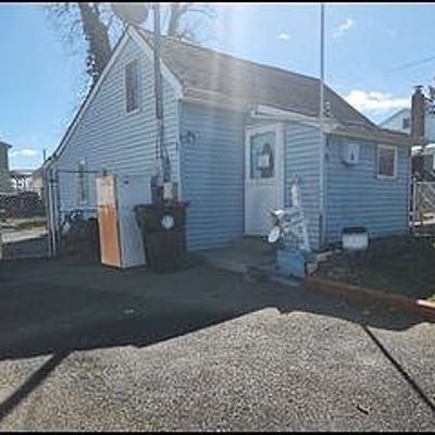 9 Tillie St, Bay Shore, NY 11706