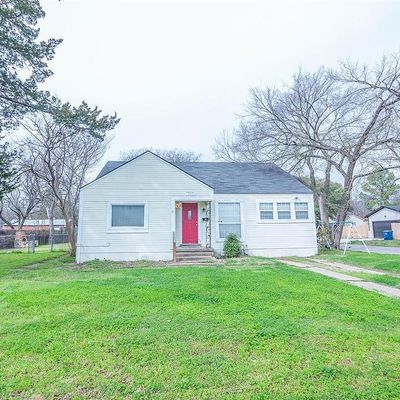 902 S Jefferson St, Kaufman, TX 75142