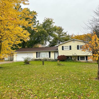 8132 Van Buren Rd, Fowlerville, MI 48836