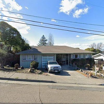 824 Middlefield Dr, Petaluma, CA 94952