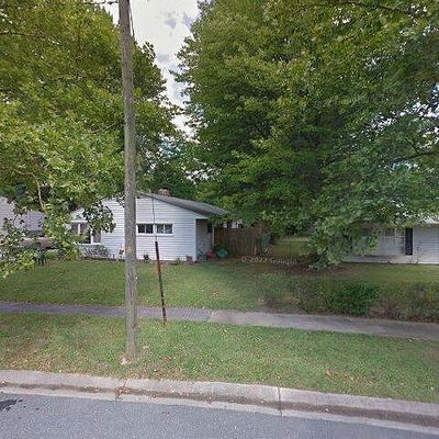 10 Chippendale Cir, Newark, DE 19713