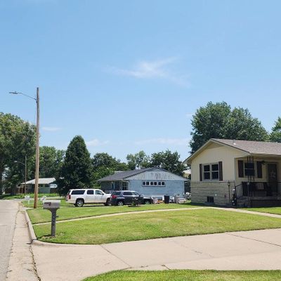 1009 Highland Dr, Junction City, KS 66441