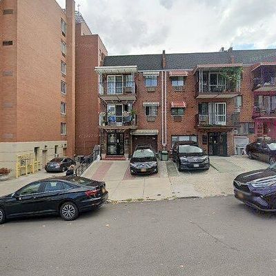 10120 67 Th Dr, Forest Hills, NY 11375