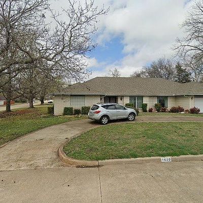 1029 Kings Rd, Norman, OK 73072