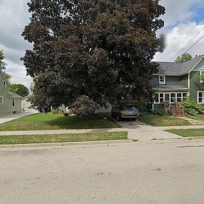 124 E Jefferson St, Oconomowoc, WI 53066