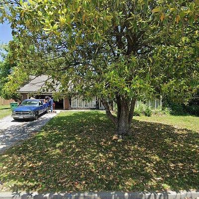 11 Calhoun Ln, East Saint Louis, IL 62203