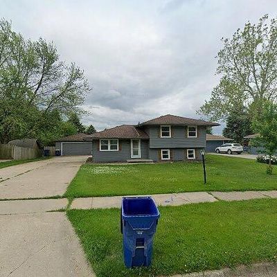 141 Greenfield Pkwy, Des Moines, IA 50320
