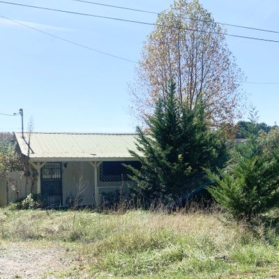 1470 Creston Rd, Crossville, TN 38571