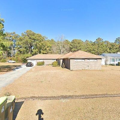 128 Riverside Dr, Beaufort, NC 28516