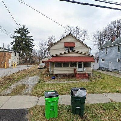 1371 Benton St, Barberton, OH 44203