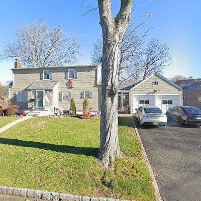 14 Lohmann Pl, Dumont, NJ 07628