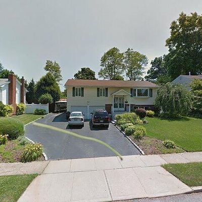 18 Dexter Ln, Kings Park, NY 11754