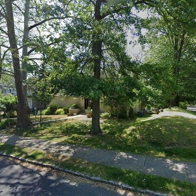 19 Badger Dr, Livingston, NJ 07039