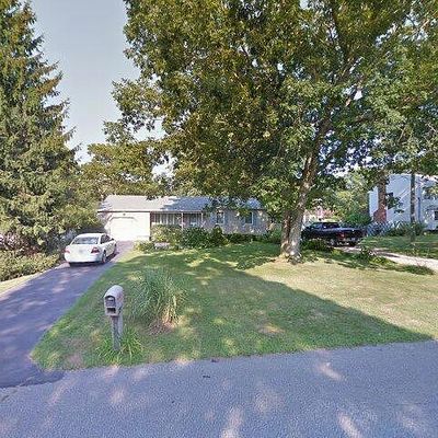 19 Park Ave, Shirley, NY 11967