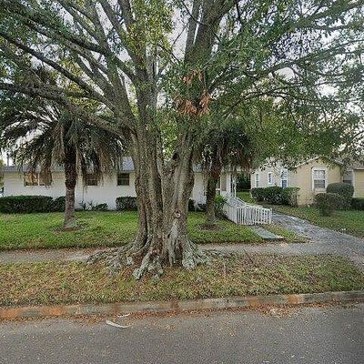 1916 College Cir N, Jacksonville, FL 32209