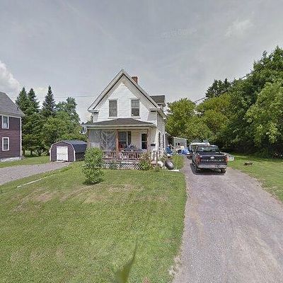 20 Franklin Ave, Houlton, ME 04730