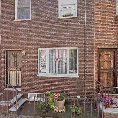 1636 Titan St, Philadelphia, PA 19146