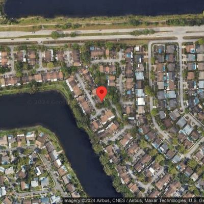 2201 Buttonwood Ave, Pembroke Pines, FL 33026