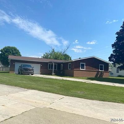 203 Vickie Ln, Fostoria, OH 44830