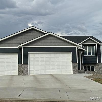 2103 7 Th Ave Sw, Mandan, ND 58554