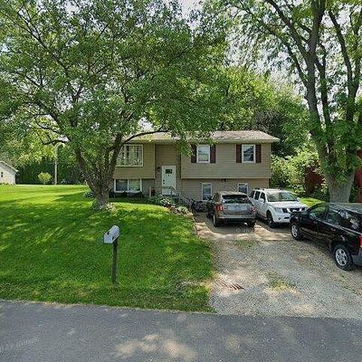 217 S 11 Th St, Le Claire, IA 52753